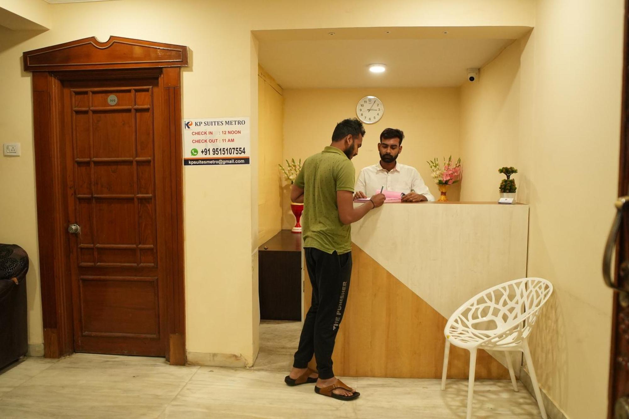Hotel Kp Suites Metro Haïdarabad Extérieur photo