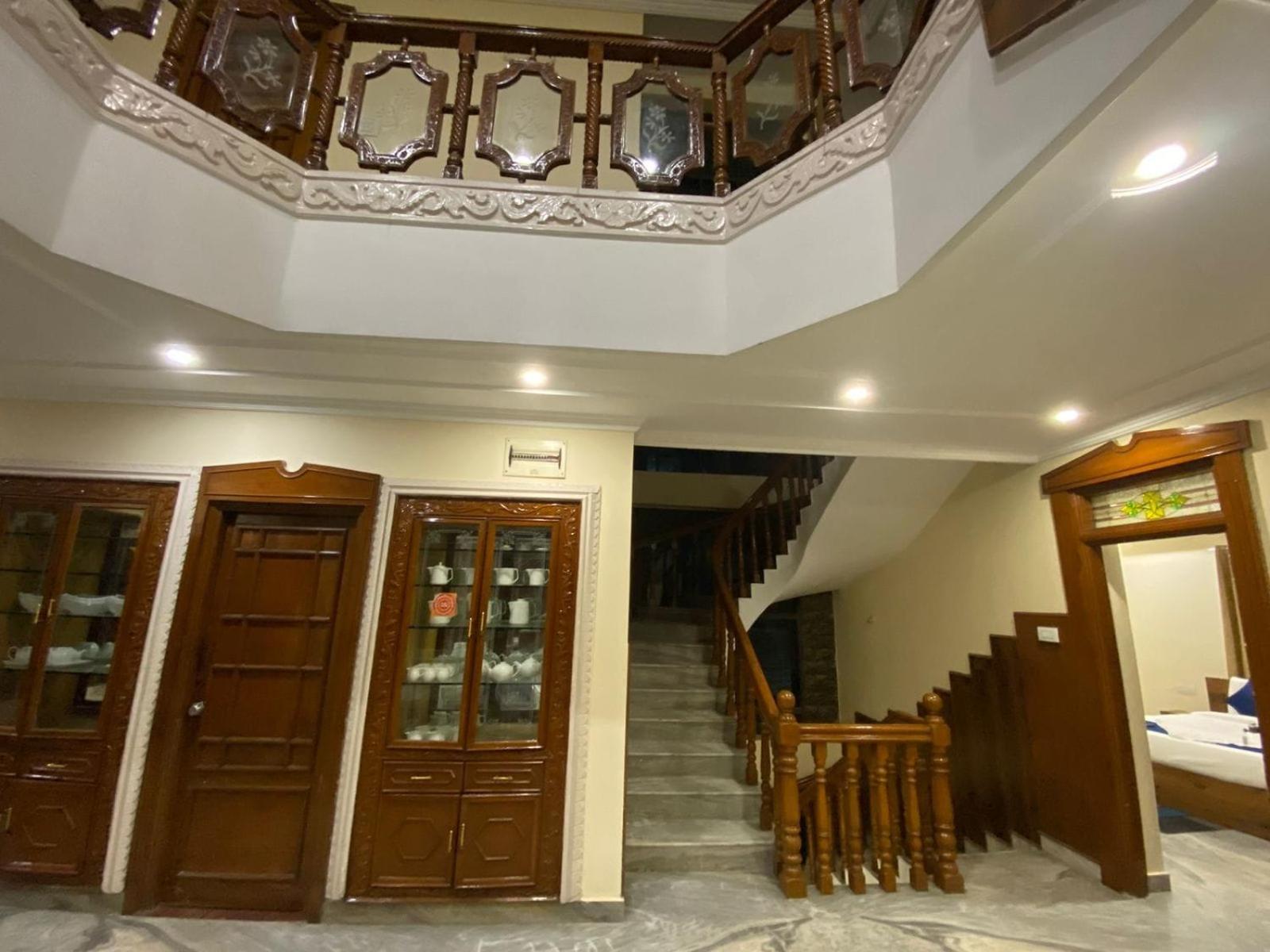 Hotel Kp Suites Metro Haïdarabad Extérieur photo